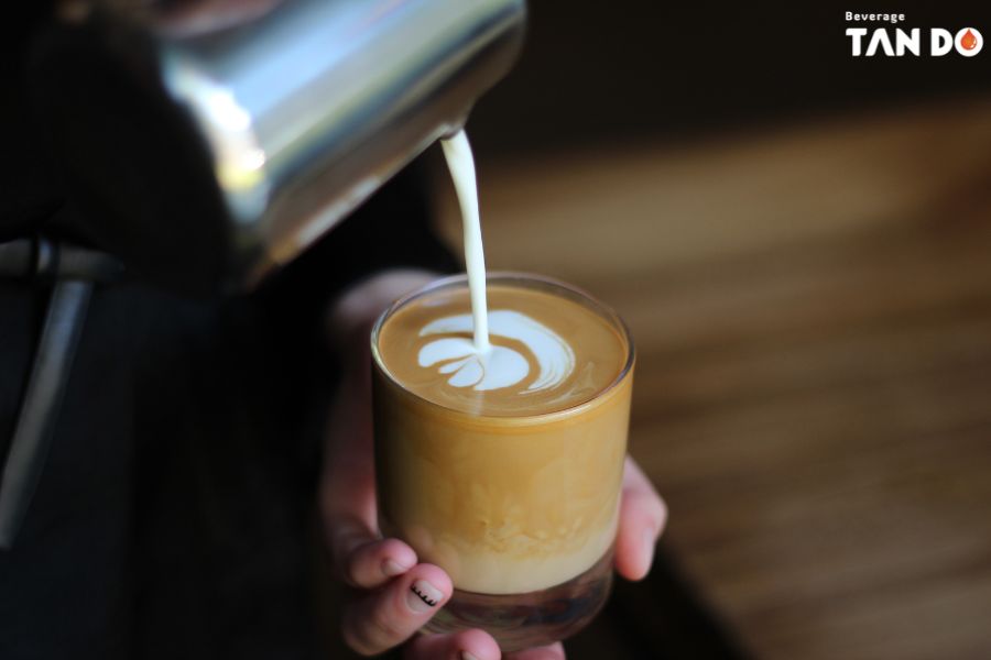 Latte vs Coffee Key Differences - Milk content